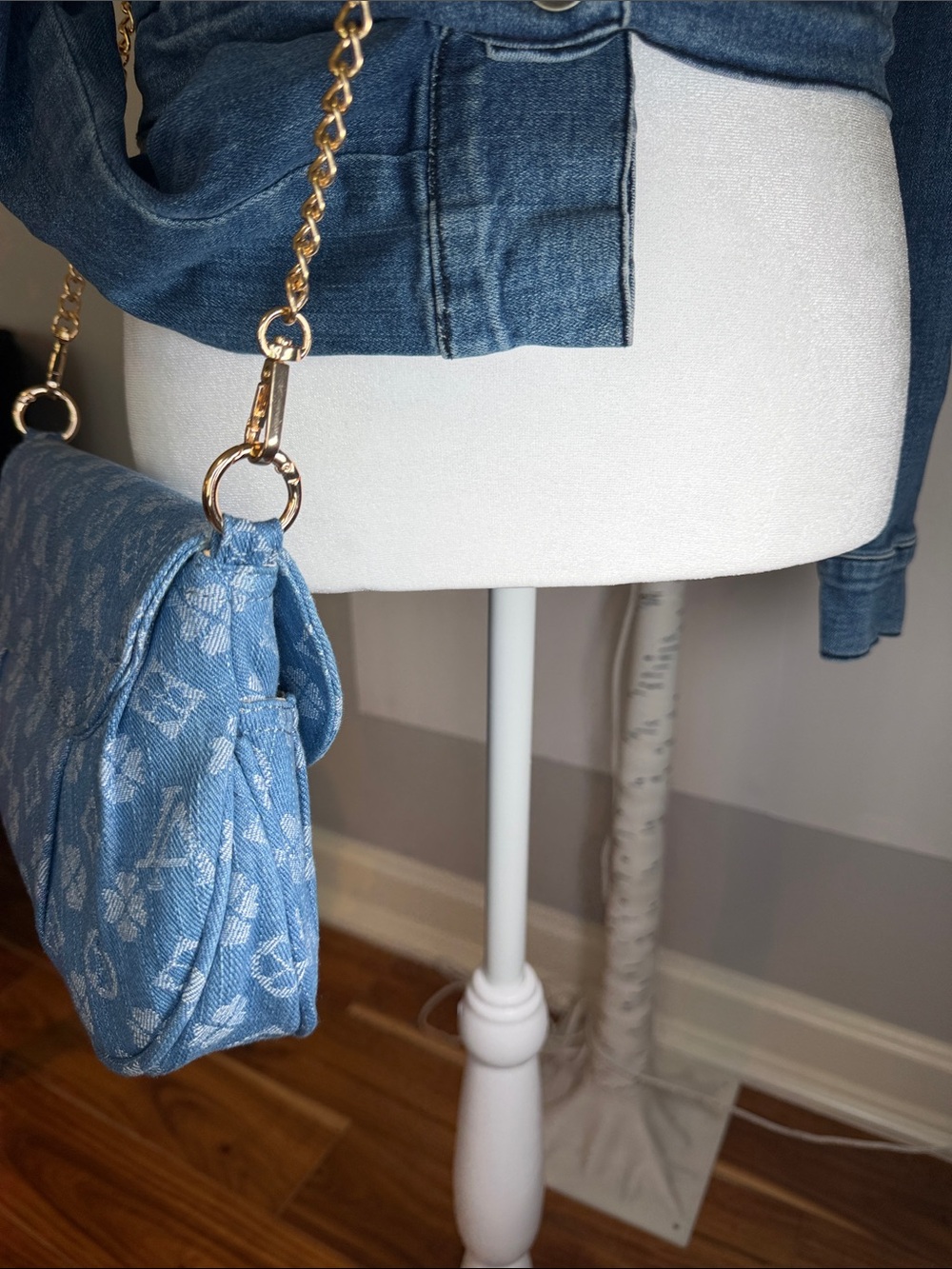 Denim NWOT 3 AM monogram Crossbody bag with large front pocket. 10 X 7 x2 - Picture 5 of 12